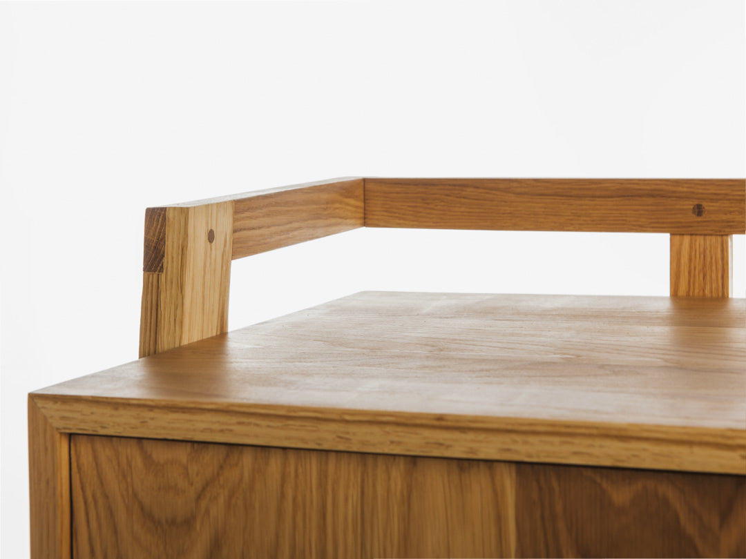 Turntable and Record Storage Media Console Model_No.04